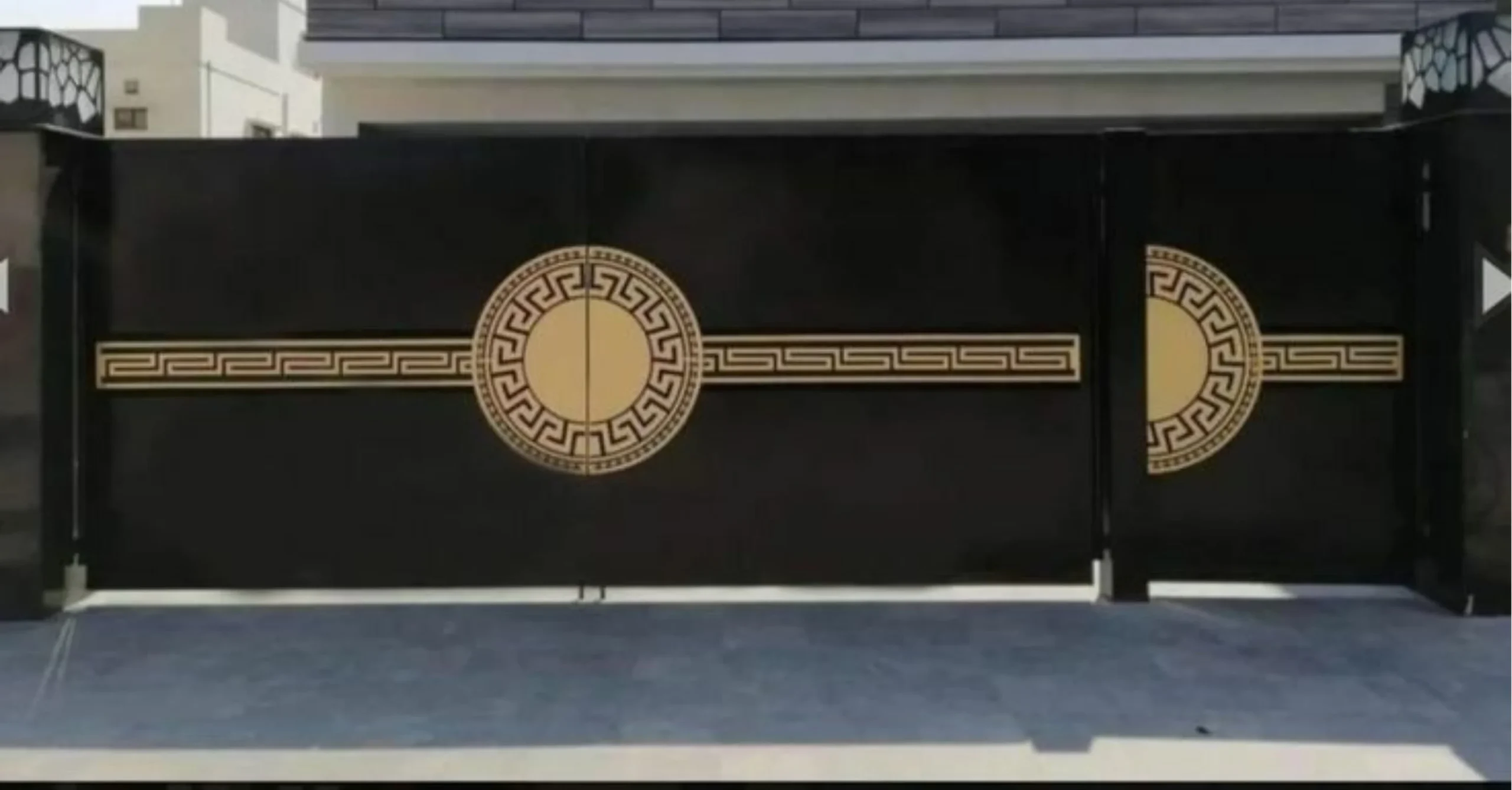 Traditional vs. Contemporary Gate Styles